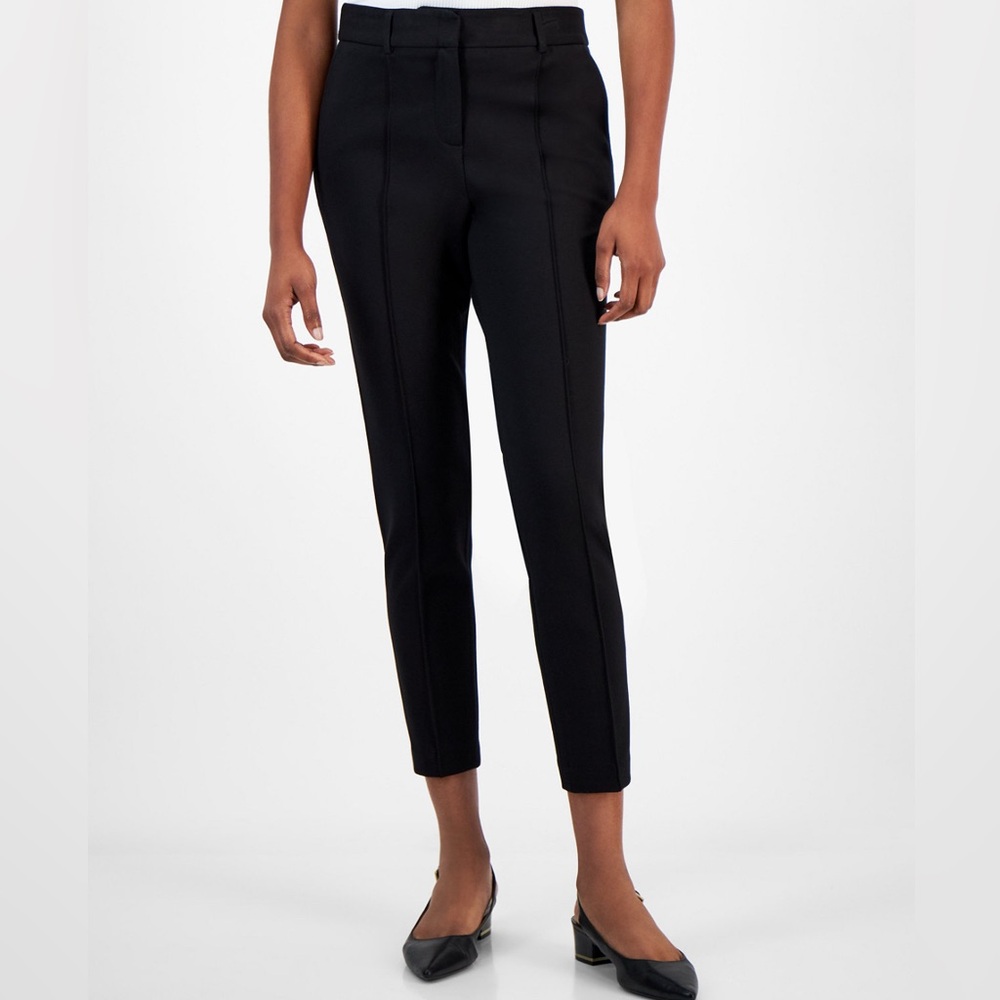 Tahari Ponte Seamed-Front Ankle Pant. EUC.